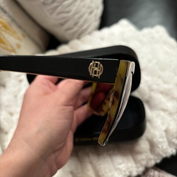 Authentic House of Harlow 1960 Women\'s Sunglasses Tortoise w Gold Trim main image 6